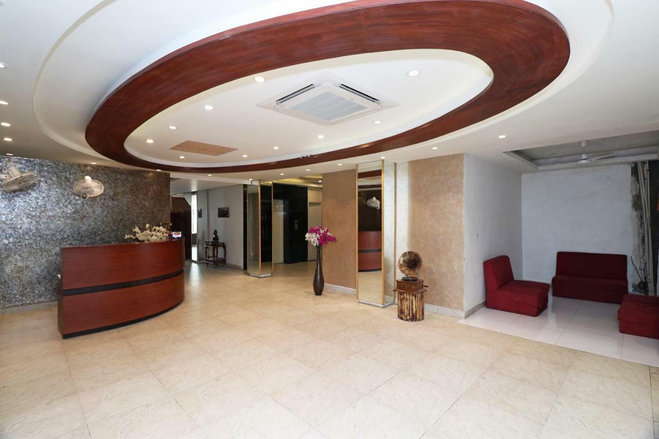 Oyo 5843 Hotel Yash Inn Mirzāpur Eksteriør billede