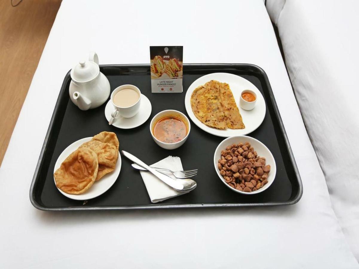 Oyo 5843 Hotel Yash Inn Mirzāpur Eksteriør billede