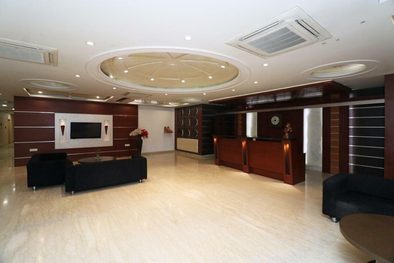 Oyo 5843 Hotel Yash Inn Mirzāpur Eksteriør billede