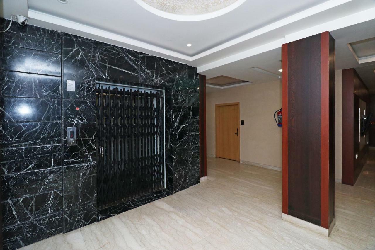 Oyo 5843 Hotel Yash Inn Mirzāpur Eksteriør billede